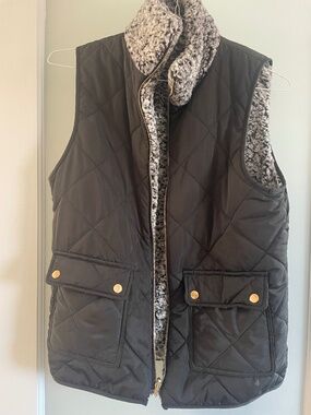 Reversible quilted/sherpa vest